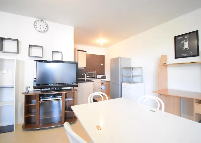 Entier, T2 Privee 2 A 4 Pers La Rochelle (Charente-Maritime)